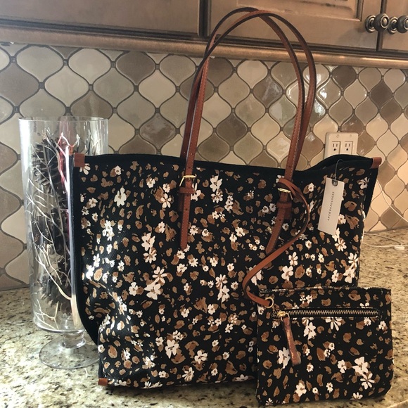 Anthropologie Handbags - Anthropologie Racquel Canvas Tote